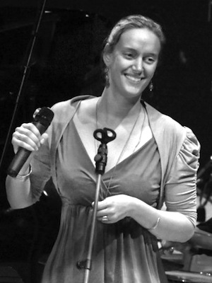 Amandine, professeur de Chant			 à Toulouse