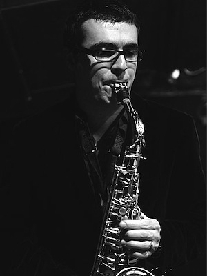 Pierre, professeur de Saxophone			 à Lyon
